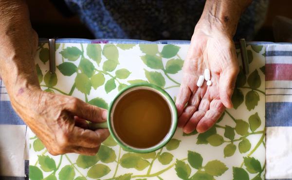 Is the benefit from antipsychotic drugs for people with dementia symptoms worth the risk? Is the benefit from antipsychotic drugs for people with dementia symptoms worth the risk?