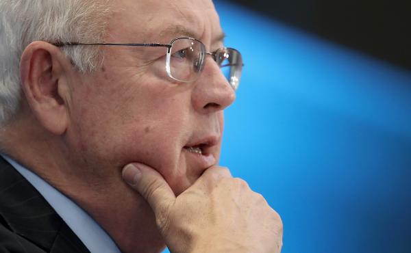 Ken Starr, former independent counsel who investigated the Clintons, is one of several new lawyers on President Trump's impeachment defense team. Ken Starr, former independent counsel who investigated the Clintons, is one of several new lawyers on President Trump's impeachment defense team.