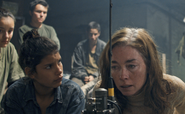 In Monos, director Alejandro Landes dives deep into the jungles of Latin America following a band of teenage commandos watching over an American hostage. In Monos, director Alejandro Landes dives deep into the jungles of Latin America following a band of teenage commandos watching over an American hostage.