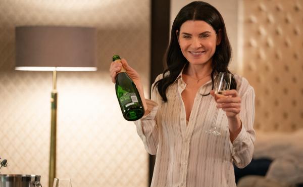 Julianna Margulies, who plays Laura, makes this episode look a lot more fun than it is. Julianna Margulies, who plays Laura, makes this episode look a lot more fun than it is.