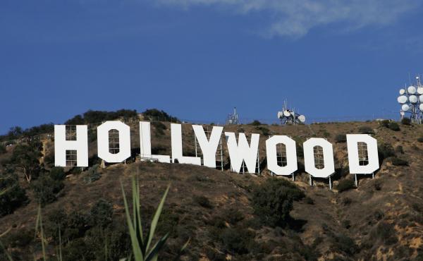 The writers' union says that talent agencies are taking too large a share in the deals they negotiate, and that conflicts of interest may prevent them from working in their clients' best interest. The writers' union says that talent agencies are taking too large a share in the deals they negotiate, and that conflicts of interest may prevent them from working in their clients' best interest.