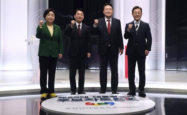 South Korea's leading presidential candidates (from left): Sim Sang-jung of the opposition Justice Party, Ahn Cheol-soo of the opposition People's Party, Yoon Suk Yeol of the main opposition People Power Party and Lee Jae-myung of the governing Democratic South Korea's leading presidential candidates (from left): Sim Sang-jung of the opposition Justice Party, Ahn Cheol-soo of the opposition People's Party, Yoon Suk Yeol of the main opposition People Power Party and Lee Jae-myung of the governing Democratic