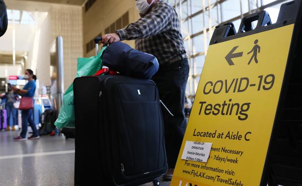 The U.S. Centers for Disease Control and Prevention issued a new coronavirus testing mandate for travelers coming from the U.K. with the goal of blocking the spread of a new virus variant that originated in England. The U.S. Centers for Disease Control and Prevention issued a new coronavirus testing mandate for travelers coming from the U.K. with the goal of blocking the spread of a new virus variant that originated in England.
