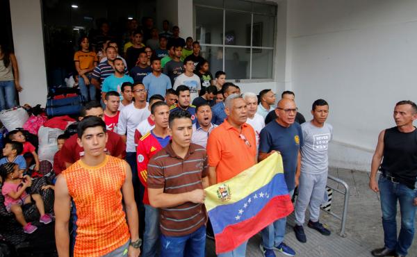 Venezuelan soldiers and policemen who deserted to Colombia protest after being evicted from the hotel where they were staying in Cúcuta in May. More than 1,400 members of Venezuelan security forces fled the country in February and March. Venezuelan soldiers and policemen who deserted to Colombia protest after being evicted from the hotel where they were staying in Cúcuta in May. More than 1,400 members of Venezuelan security forces fled the country in February and March.