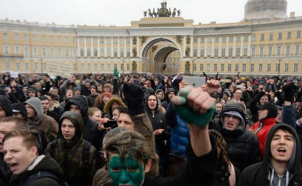Protesters participate in an anti-corruption rally in St. Petersburg on March 26. Thousands of Russians demonstrated across the country to protest corruption. Protesters participate in an anti-corruption rally in St. Petersburg on March 26. Thousands of Russians demonstrated across the country to protest corruption.