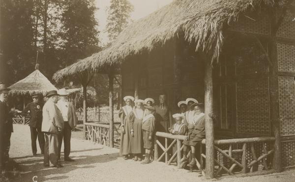 In 1897, Belgian King Leopold brought 267 Congolese people to his country estate to display them in a mock African village — a practice referred to as a human zoo. In 1897, Belgian King Leopold brought 267 Congolese people to his country estate to display them in a mock African village — a practice referred to as a human zoo.